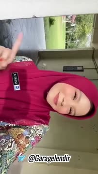 Buguru hijab cantik sangex sama penjaga sekolah di kmr mndi