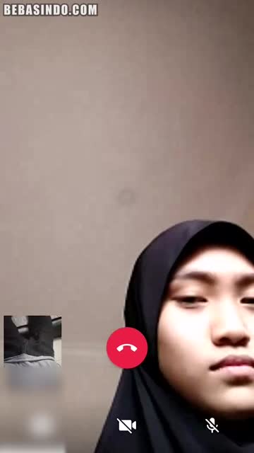 2020-Bokep-Indo-VCS-Aisyah-ABG-Hijab-Baju-Merah