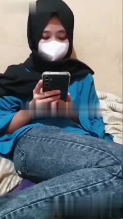 Bokep Indo – Karyawan Hijab Rumahan Buat Muasin Bosnya