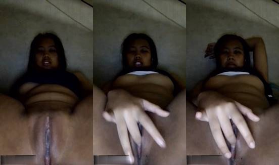 Bokep pelajar esemah ngangkang colmek 1 jari