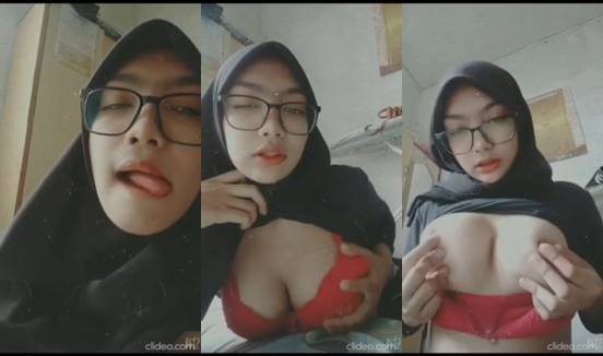 Bokep esempeh terviral jilbab hitam kacamata