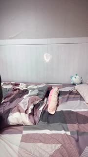 Tante lagi me time sama brondong